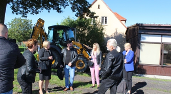 Rusza budowa boiska przy Szkole Podstawowej w Jędrzychowicach