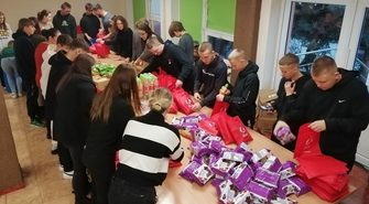 - świąteczne paczki czekają na Świętego (FOTO)
