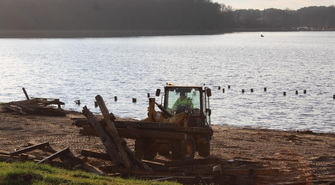 Tyle zostało ze starego pomostu w Lginiu (FOTO)