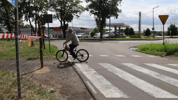 Pasy w okolicy Parku Wolsztyńskiego dostępne dla pieszych i rowerzystów