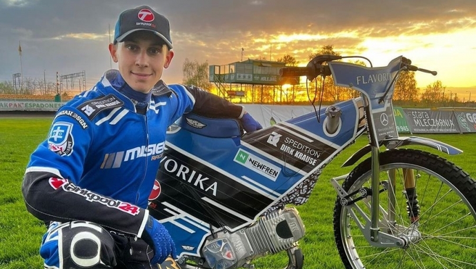 Swoją licencję zdobywał w WKM Wschowa. Teraz kończy przygodę we Włókniarzu Częstochowa