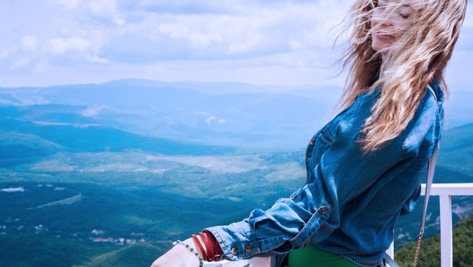 Pakujemy walizkę na wyjazd. Co warto ze sobą zabrać?