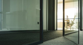 Drzwi szklane - wszystko, co musisz wiedzieć!