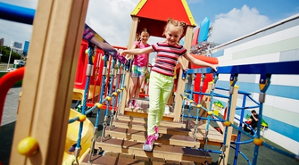 Co powinno znaleźć się na placu zabaw?