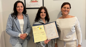 Wiktoria z Hufca Pracy we Wschowie dała psiakom z Przytuliska powód do wesołego machania ogonem