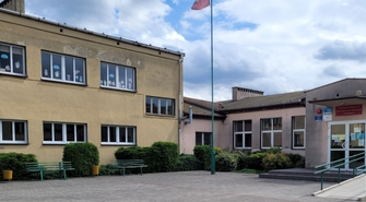 Nowe okna w Szkole Podstawowej im. Jana Pawła II w Szlichtyngowie (FOTO)