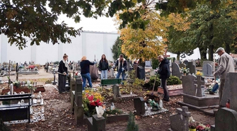 Młodzież z „Zana” posprzątała zapomniane groby. Akcję zainicjowało dwoje uczniów