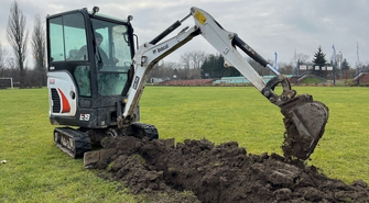 Na stadion we Wschowie wjechały koparki. „Będzie pięknie”