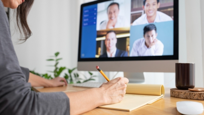 Znaczenie szkoleń online w XXI wieku