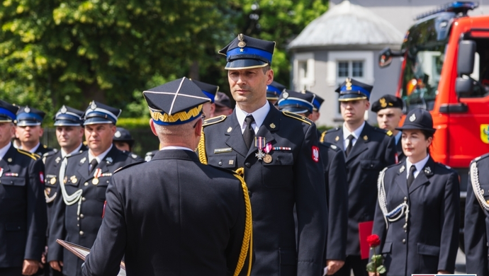 Powiatowe Obchody Dnia Strażaka we Wschowie. Strażacy uhonorowani za ofiarną służbę