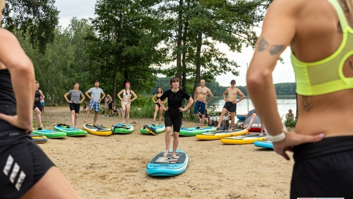 Hawajski vibe na plaży w Lginiu. Weź udział w SUP Challenge Hawaii