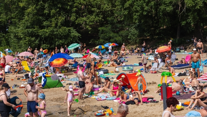 Plaża w Lginiu tętni życiem. CKiR przygotowało mnóstwo atrakcji [FOTO]