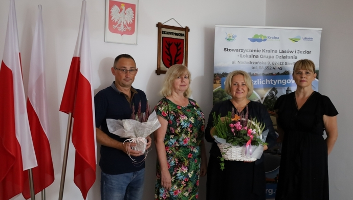 Kto poprowadzi szkołę w Jędrzychowicach, a kto w Starych Drzewcach? Nominacje dyrektorskie wręczone