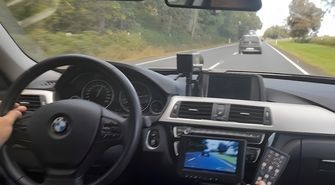 Surowe konsekwencje brawurowej jazdy. Młody kierowca będzie musiał zapłacić 2500 zł mandatu