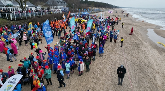 Wschowskie morsy i foczki na międzynarodowym zlocie w Mielnie! Ponad 8500 uczestników brnęło przez zimne fale