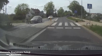 Kto kierował lancią? Policja poszukuje sprawcy potrącenia na przejściu we Wschowie