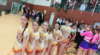 Akrobatki Akro-Flik Wschowa błyszczały na zawodach w Rawiczu. Do Wschowy wróciły z medalami (FOTO)