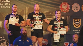 Policjant ze Sławy dźwignął 270 kg! Dawid Gorący Wicemistrzem Polski