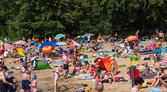 Plaża w Lginiu tętni życiem. CKiR przygotowało mnóstwo atrakcji [FOTO]