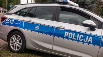 Szarża Oplem po Dniach Wąsosza. Pijana 20-latka jechała, a policjant wystawał z auta