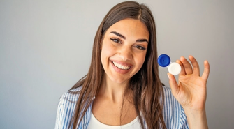 Szkła kontaktowe a soczewki kontaktowe - czym się różnią?