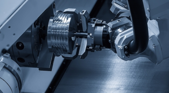 Coboty i ich rola w branży obróbki metali 