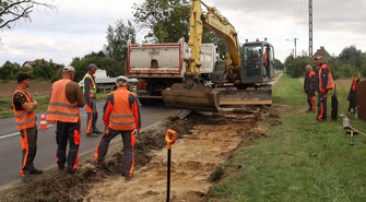 W Nowej Wsi rozbierają chodnik. Startuje kolejna część inwestycji na trasie Wschowa-Lgiń