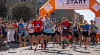 Po raz trzeci pobiegli po bruku. Twarda Piątka 2024 [FOTO]