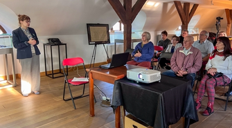 Wykład o zbiorach biblioteki MZW. Anna Napierała przybliżyła unikatową kolekcję [VIDEO]