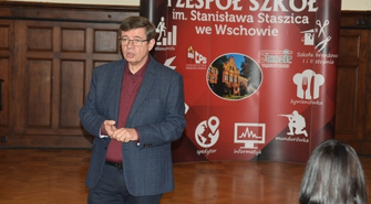 Krzysztof Grabka spotkał się z młodzieżą. Akcja Samorządność w „Staszicu”