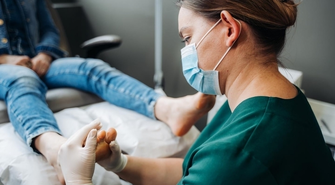 Jak dbać o zdrowie stóp - porady podologów