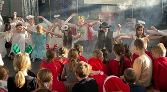 Jasełka w Szkole Podstawowej nr 1 we Wschowie. Wystąpili uczniowie i nauczyciele [FOTO]