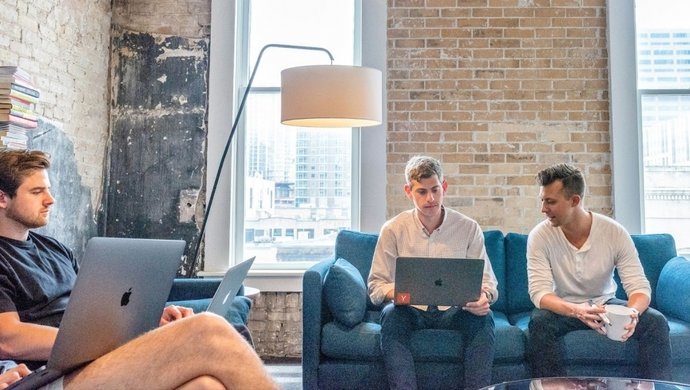 Trendy w IT na 2025 rok: Umiejętności i technologie, które zmienią rynek