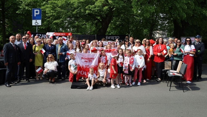 Szlichtyngowa uczciła Konstytucję 3 Maja. Była msza, kwiaty i występy [ZDJĘCIA]