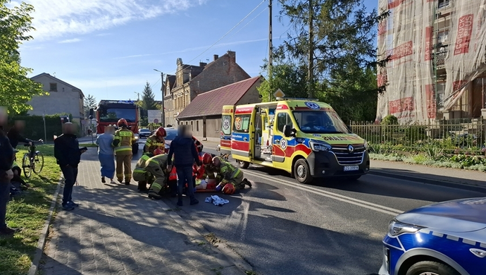 Policja szuka świadków potrącenia 17-latki. Do zdarzenia doszło na ul. Obrońców Warszawy we Wschowie