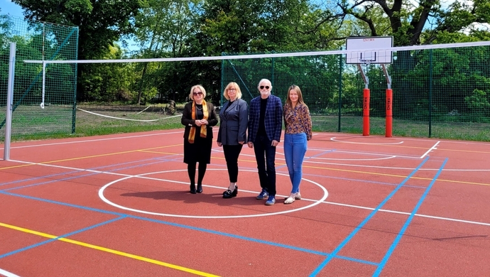 Nowe boisko w Starych Drzewach już gotowe. Skorzystają uczniowie i lokalna społeczność