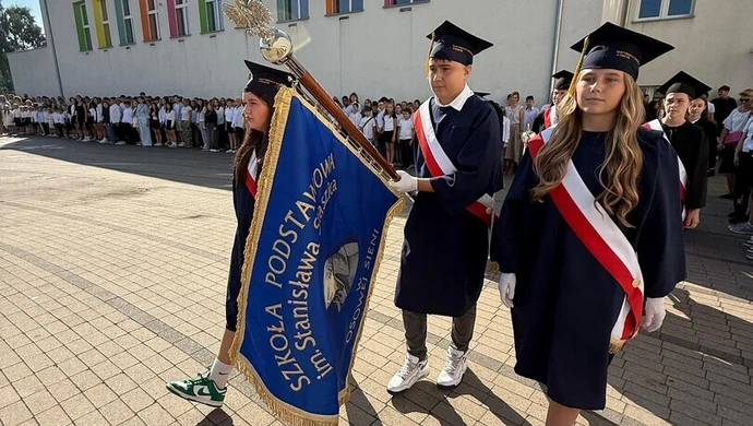 Gminna inauguracja roku szkolnego 2025/2026 w SP 1 [ZDJĘCIA]