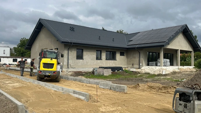 Budowa sali wiejskiej w Kandlewie coraz bliżej końca. „Już tej jesieni”