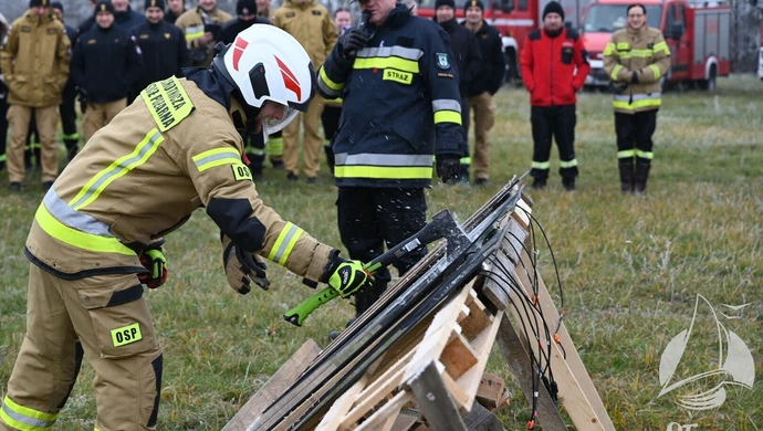 Pożar fotowoltaiki – jak go gasić? Strażacy przeszli specjalne szkolenie