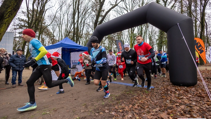 Pobiegli dla Julki. 130 uczestników na 11. Biegu Mikołajkowym we Wschowie