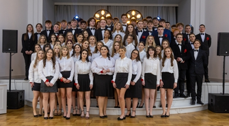 Studniówka I LO im. Tomasza Zana we Wschowie. Uczniowie bawią się w Toscanii [ZDJĘCIA]