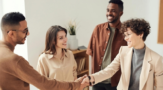 5 powodów, dla których angielski biznesowy jest niezbędny w dzisiejszym świecie 