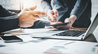 Faktoring z eFaktor – jakie warunki trzeba spełnić?