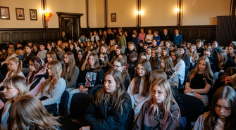 Nowa oferta szkoły i gra terenowa. Tłumy ósmoklasistów podczas Drzwi Otwartych w I LO