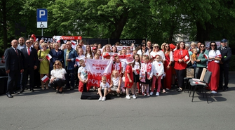 Szlichtyngowa uczciła Konstytucję 3 Maja. Była msza, kwiaty i występy [ZDJĘCIA]