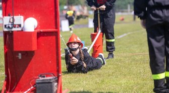 Strażacka rywalizacja na Stadionie Miejskim we Wschowie. W zawodach wzięło udział kilkaset osób [ZDJĘCIA] 