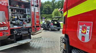 Pożar auta w centrum Sławy. Pierwsi na pomoc ruszyli świadkowie