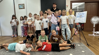 Baśniowa Szkoła Rysunku w Bibliotece. Dzieci tworzyły ilustracje do opowieści