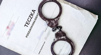 Ukrywał się w stodole w stogu siana. 40-latek zatrzymany przez kryminalnych