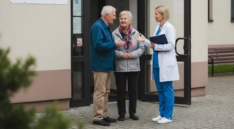 Grypa i RSV nie odpuszczają. Nowa kampania ratunkiem dla seniorów